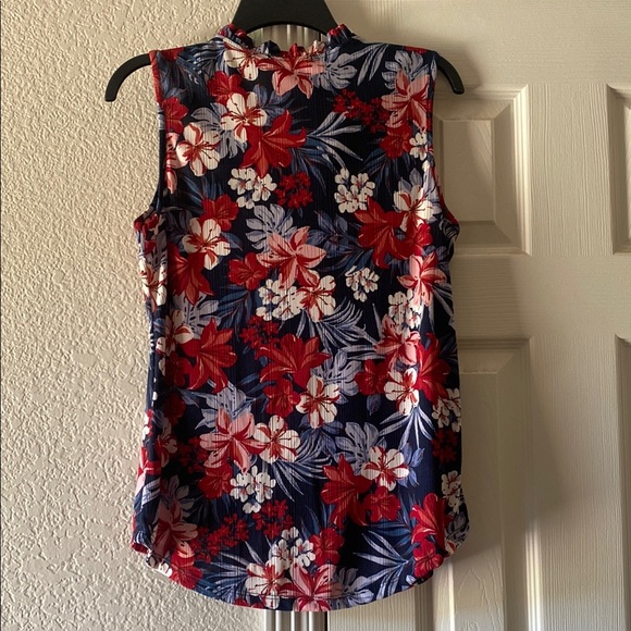 Cure. Red White and Blue Sleeveless Tank Top with Floral Design - Picture 5 of 5